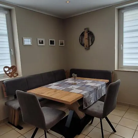 Eduard Apartment *
